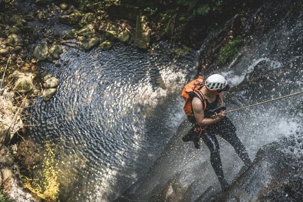 Découverte exceptionnelle : les meilleurs spots de canyoning en Lozère