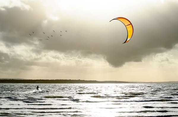 Les meilleures plages de kitesurf à travers le monde : où trouver les spots parfaits pour votre prochaine aventure