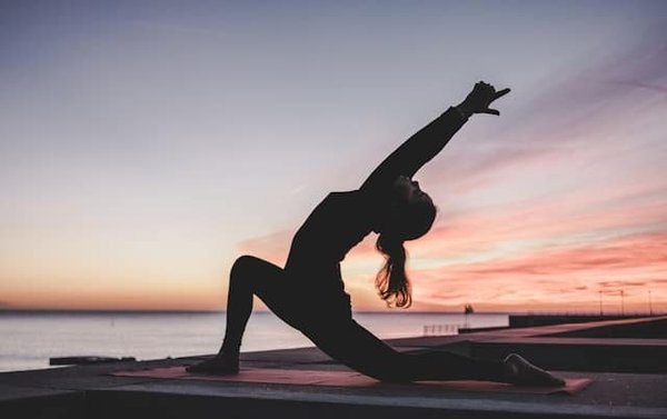 Découvrez les bienfaits du cours de yoga à Villers-sur-Mer : équilibre et sérénité au rendez-vous !
