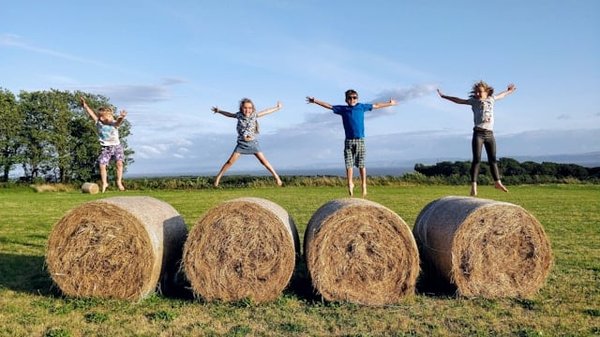 Découvrez comment profiter pleinement de vos loisirs en famille sans vous ruiner