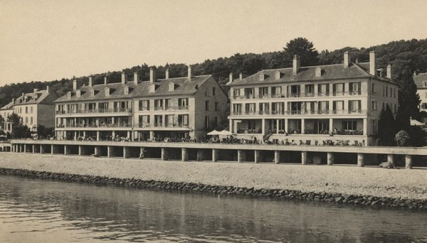 L'architecture du bord de mer : entre histoire et modernité sur la Côte Fleurie
